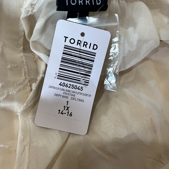 NWT Torrid Chiffon Clip Floral Bubble Hem Flutter Sleeve Top - Size 1X - Picture 8 of 9